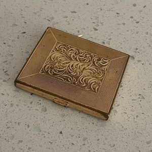 Vintage makeup powder compact with mirror preowned